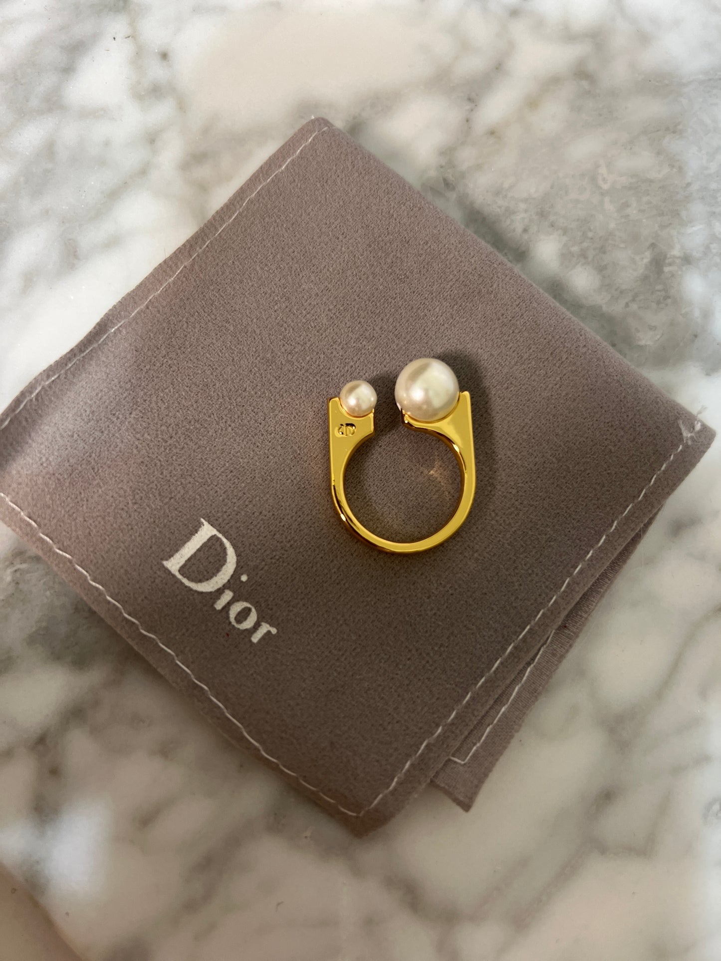 Anillo Dior perla
