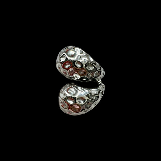 Aretes de gota con textura