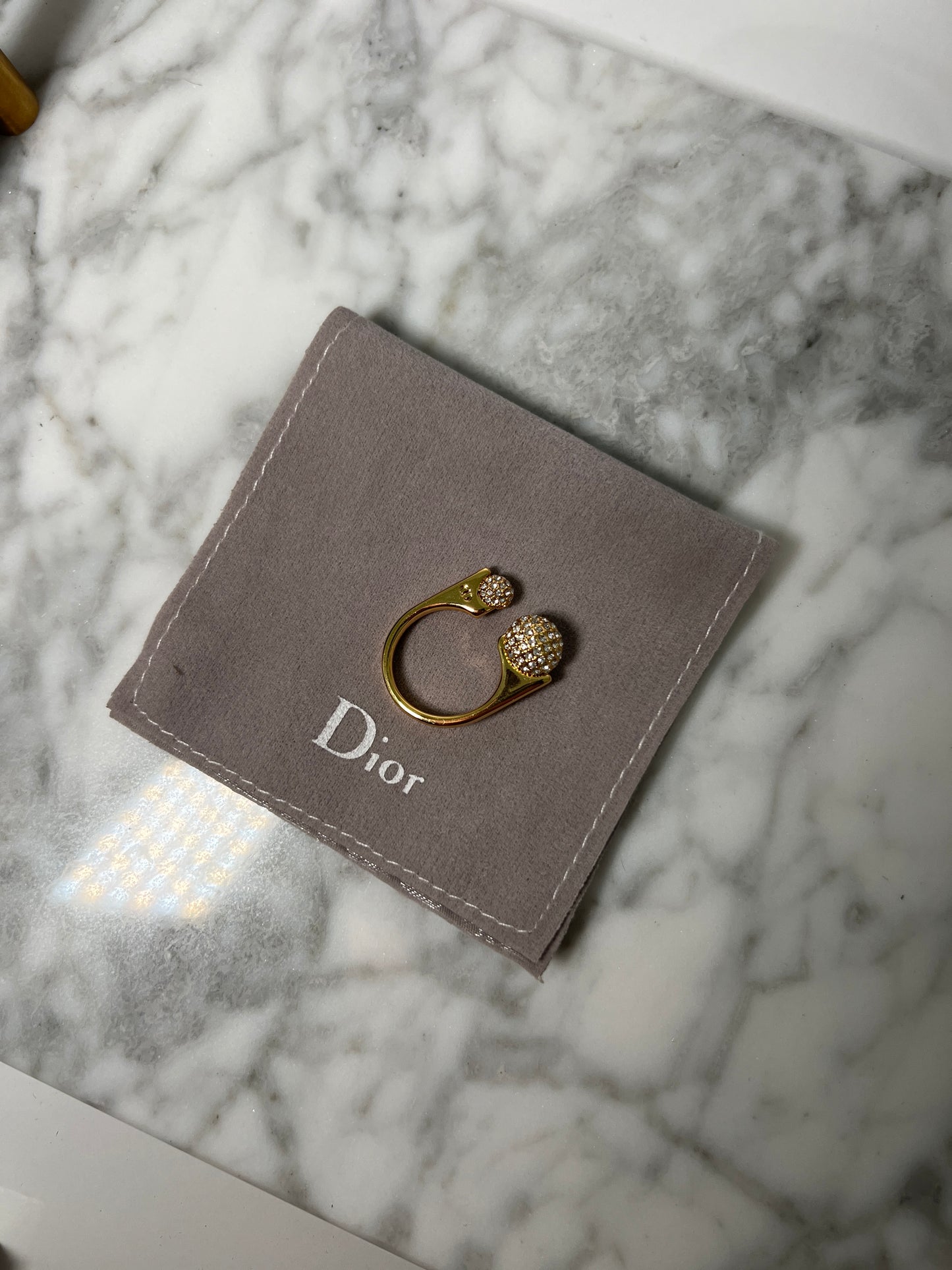 Anillo Dior cristales