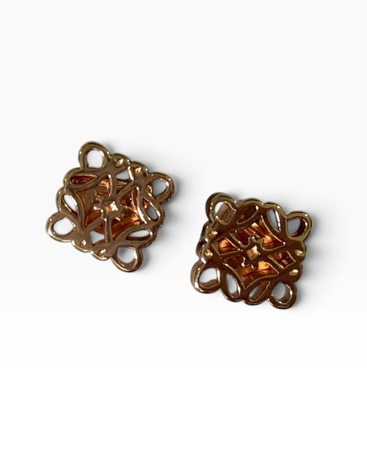 Aretes Loewe clásicos