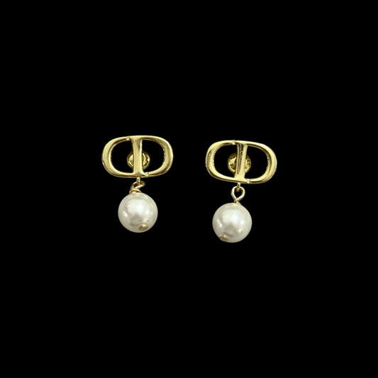 Aretes CD perla colgante